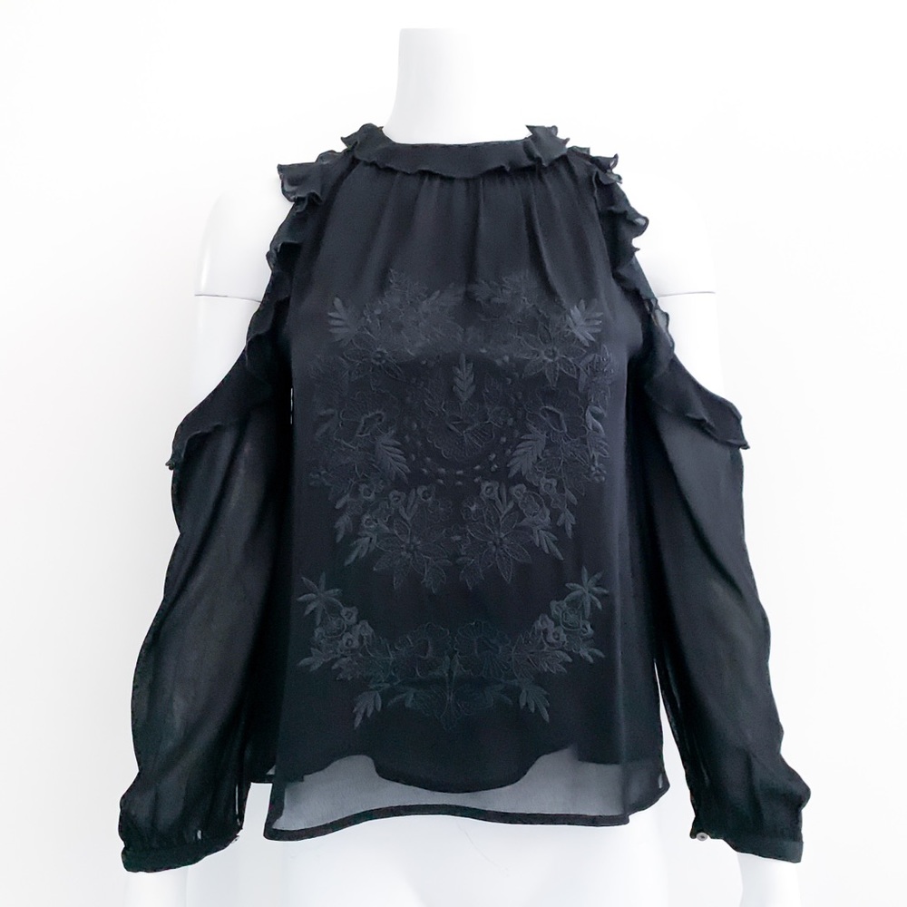 Wren & Willa Black Caresa Cold-Shoulder Blouse